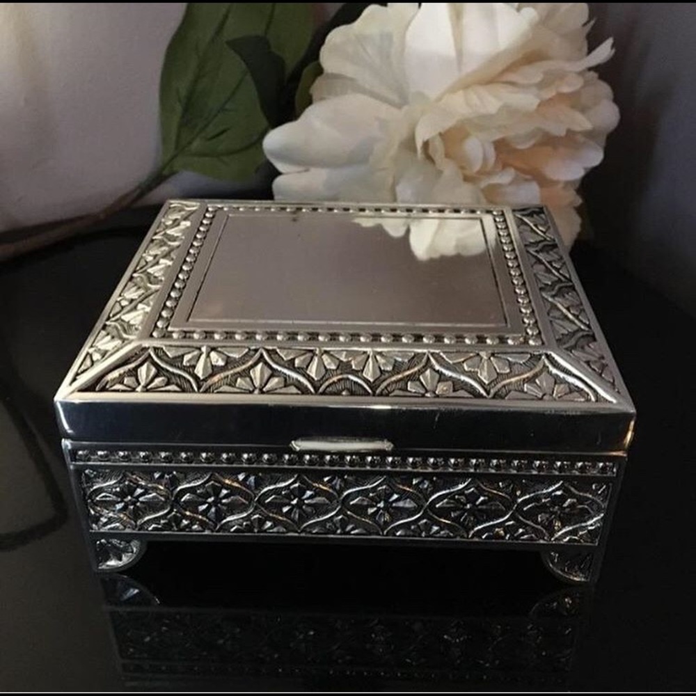 Siliver jewerly box